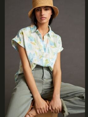 Cloth & Stone Anthropologie Short Sleeve 100% Linen in Light Blue & Green